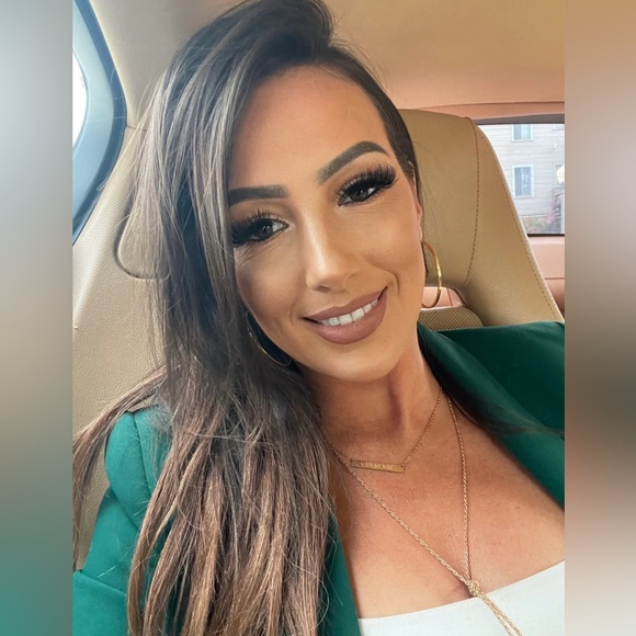 MEET YOUR POSHER! - Picture 11 of 16